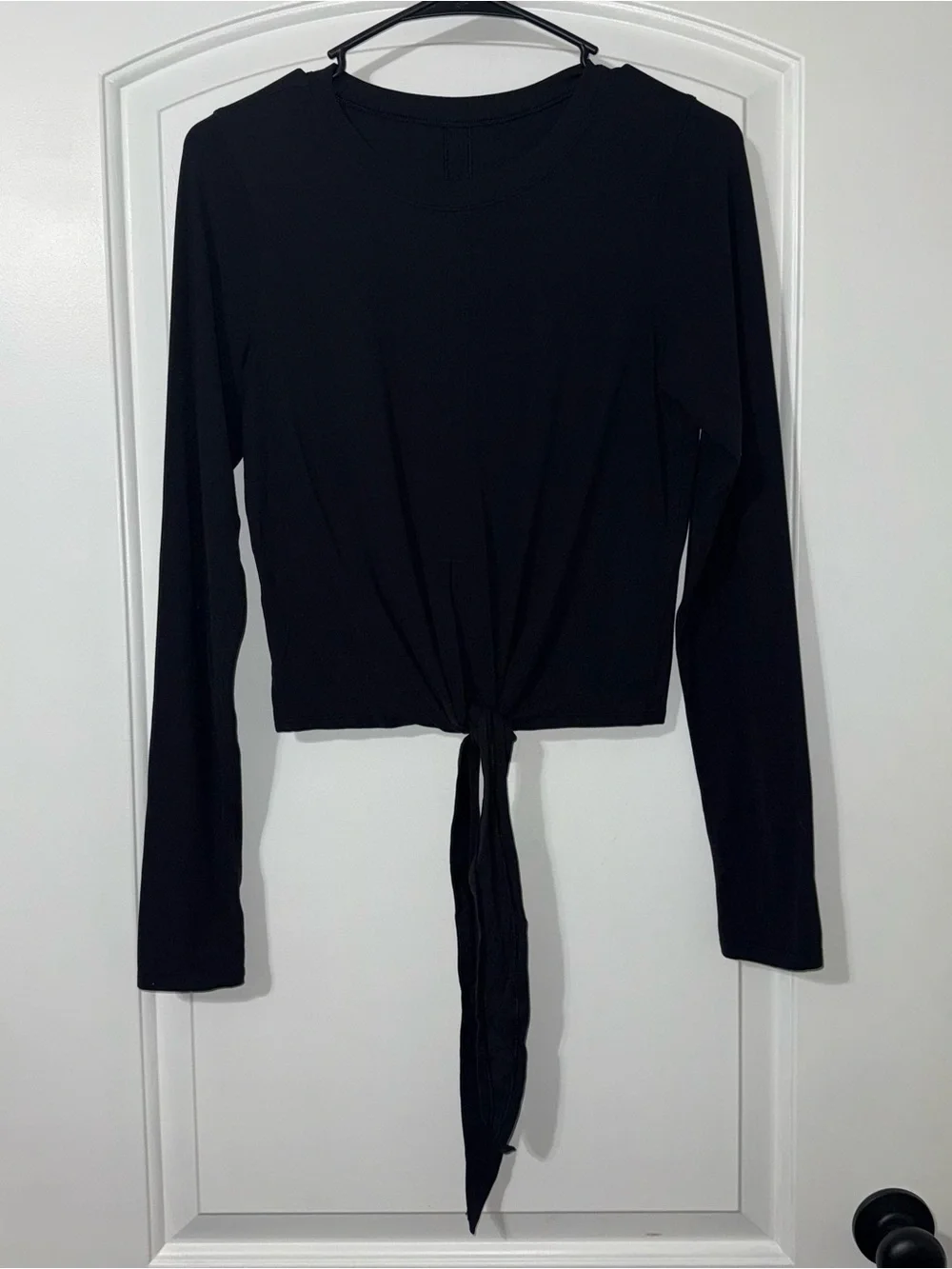 Lululemon Black Long Sleeve Tie Front Shirt Women’s Size 6 Athletic Activewear